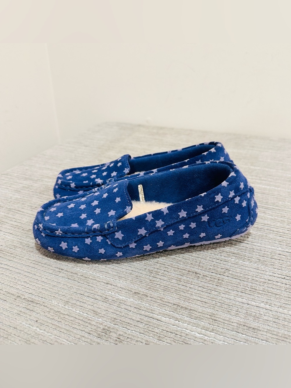 UGG Kids Nasir Stars Suede Moccasins Blue Youth Size 4 (US Women's 5.5)